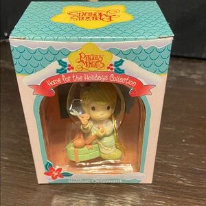Precious Moments (1996) Green and Cream Holiday Ornament